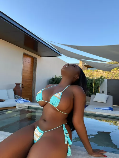 There's nothing better than a pair of huge black cheeks by BinishAwe