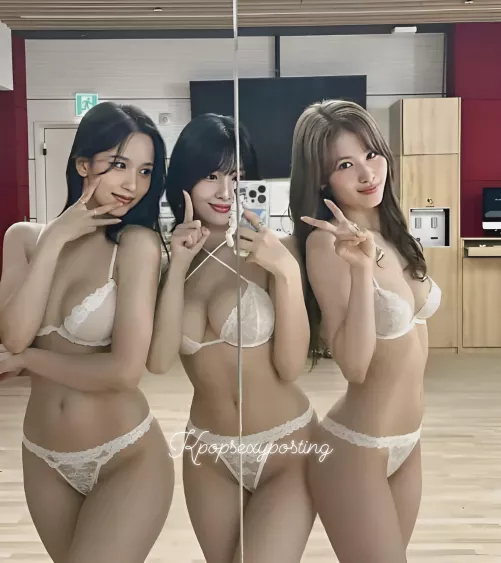 TWICE - MINA MYOUI | MOMO HIRAI | SANA MINATOZAKI by GraceGigglez