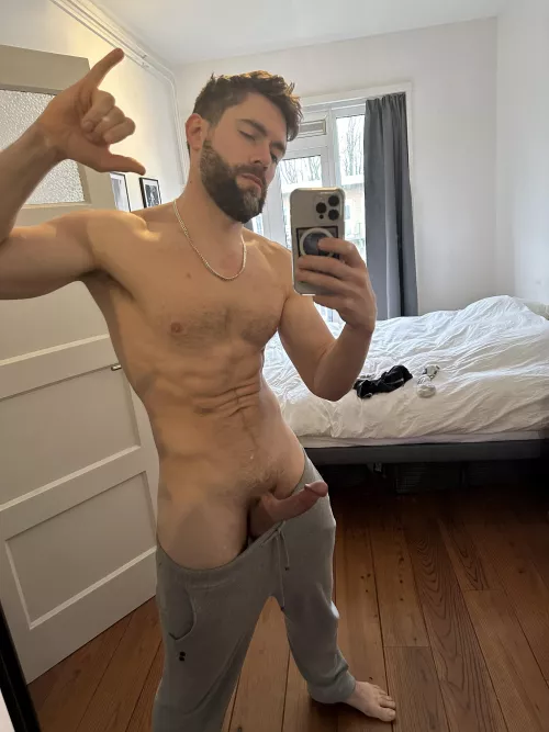 Wanting a beard-bro ⭕️jerk this weekend by GriffinBarrows