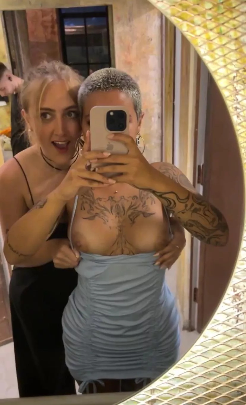 We love exposing ourselves in bars, should we share it more often? posted by AkshikA-xoxo