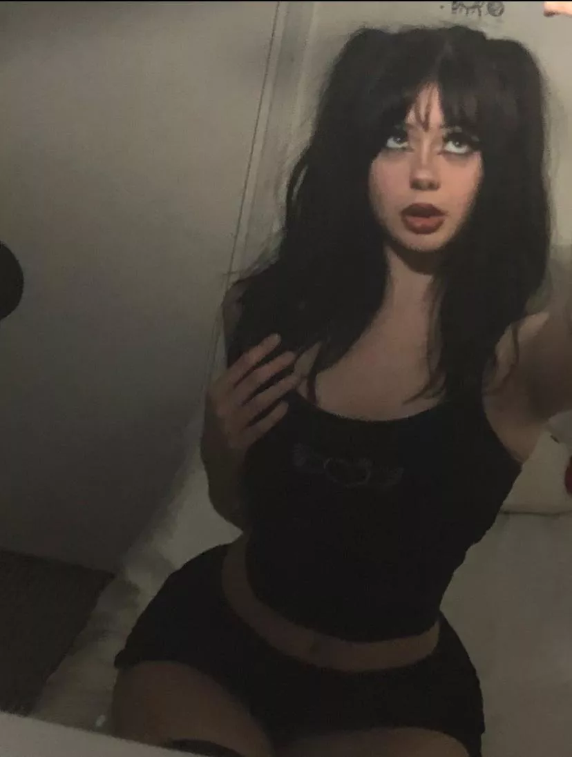 would you approach me if you saw me at a concert? posted by drxzzzskurr