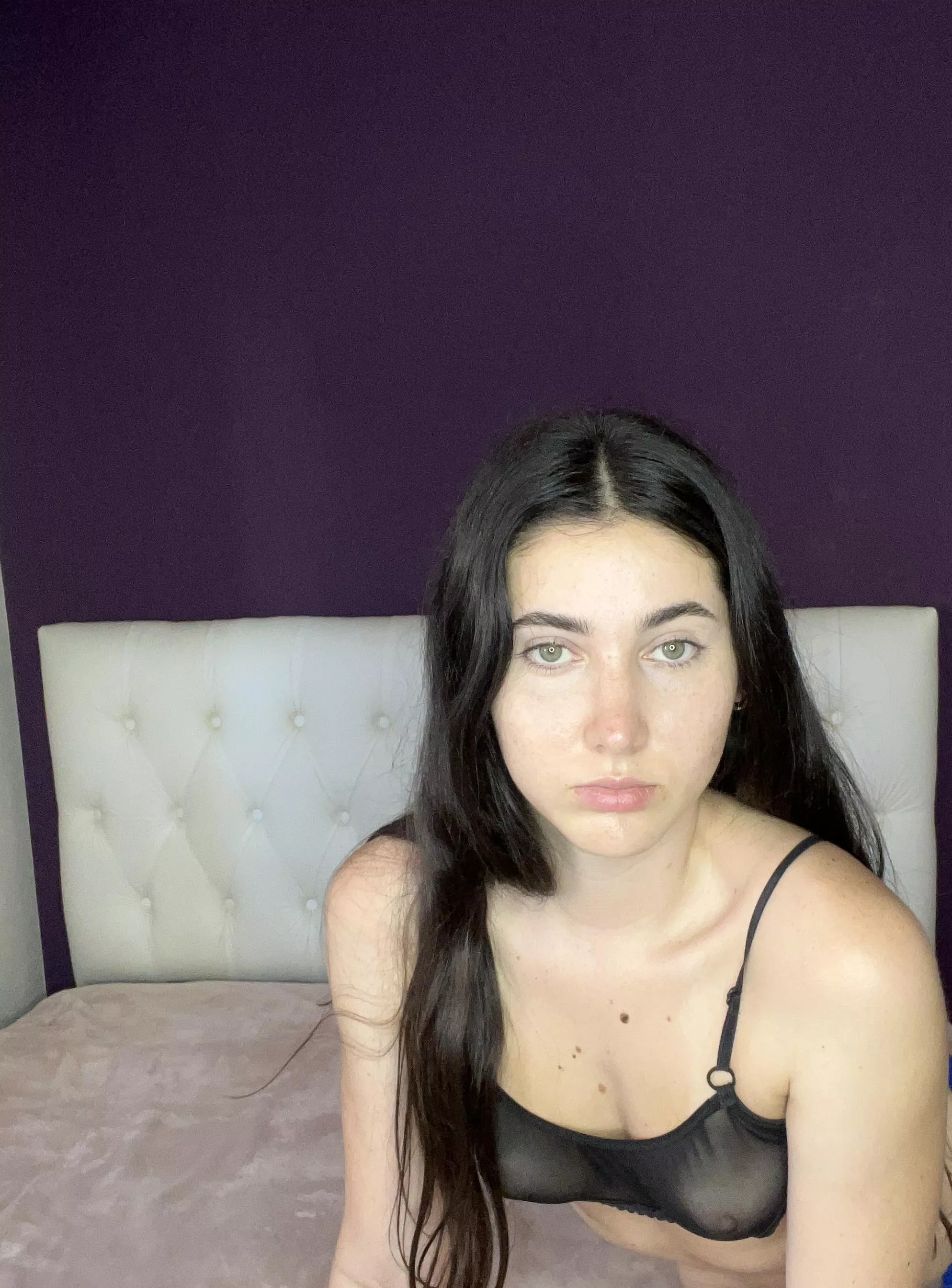 Adorable but naughty in bed 19 [F4M] posted by dehren2010