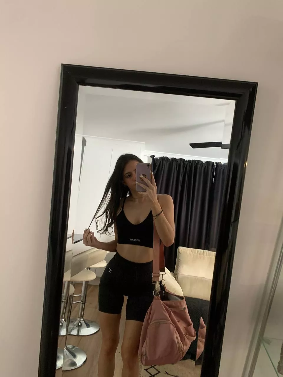 cheeky after gym selfie posted by tigeressmonroe