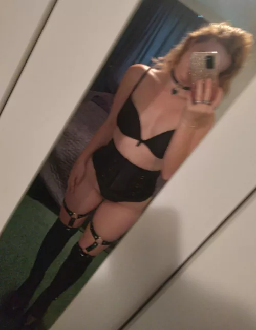 Do you like my lingerie set? [F] by Islajanex