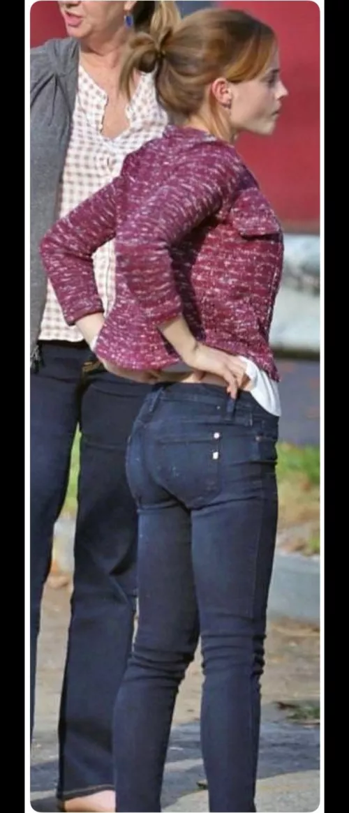 Emma Watson  by lemmiewinxs