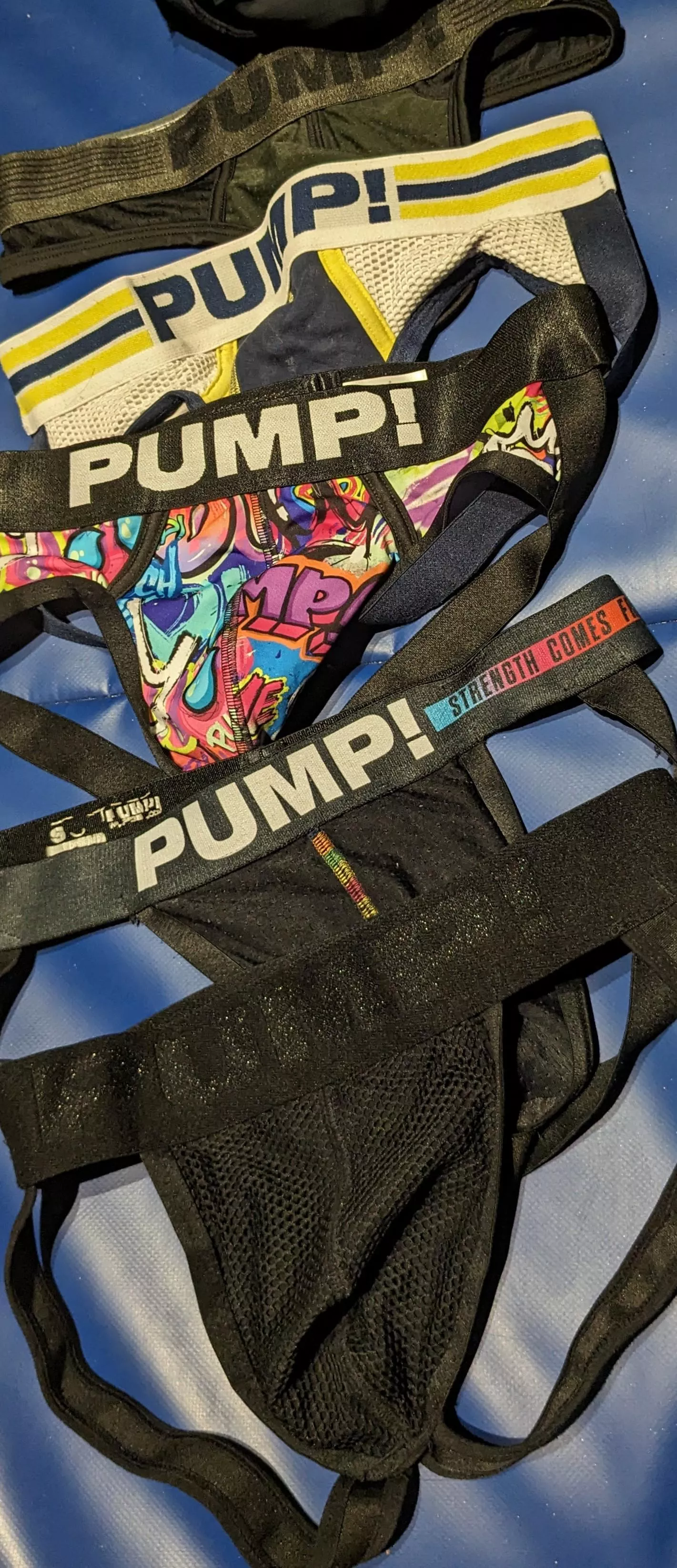 Jocks at gym and fashion statement posted by Citoyen4