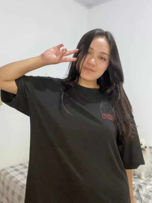 My 18yo body needs some attention, cum and take this shirt off by blochackerk25