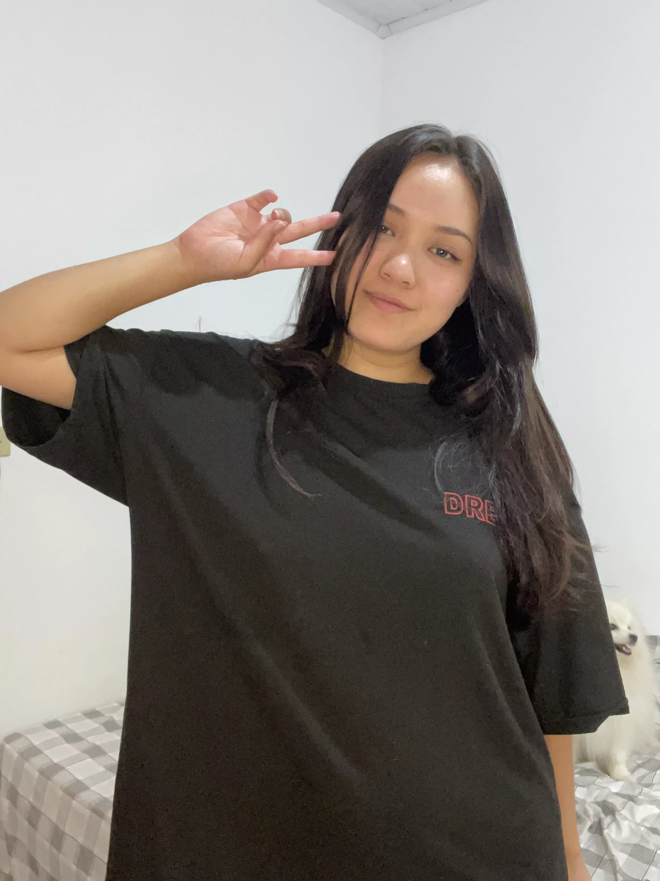 My 18yo body needs some attention, cum and take this shirt off posted by blochackerk25