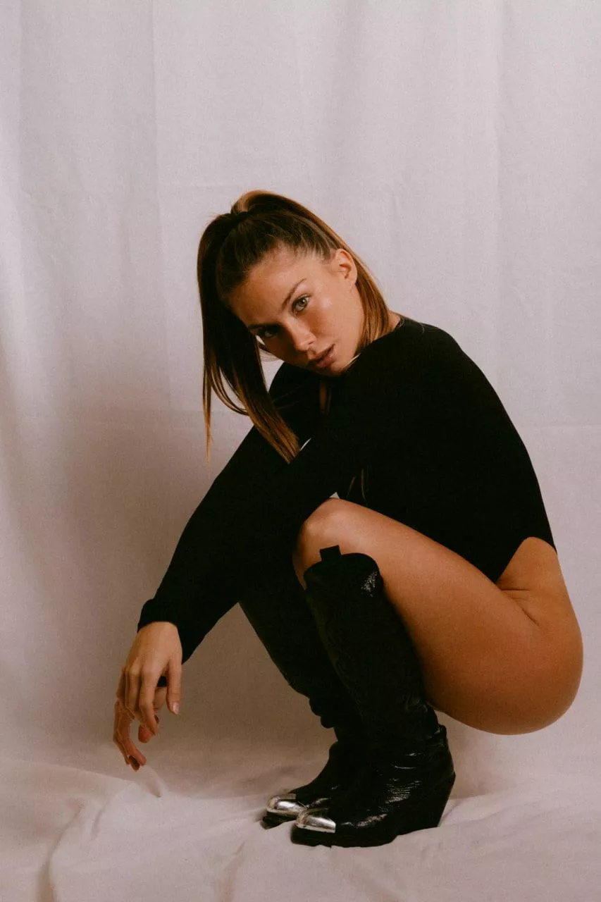 my kink is to send lonely old men my nudes, are you in? posted by thesophiarouge