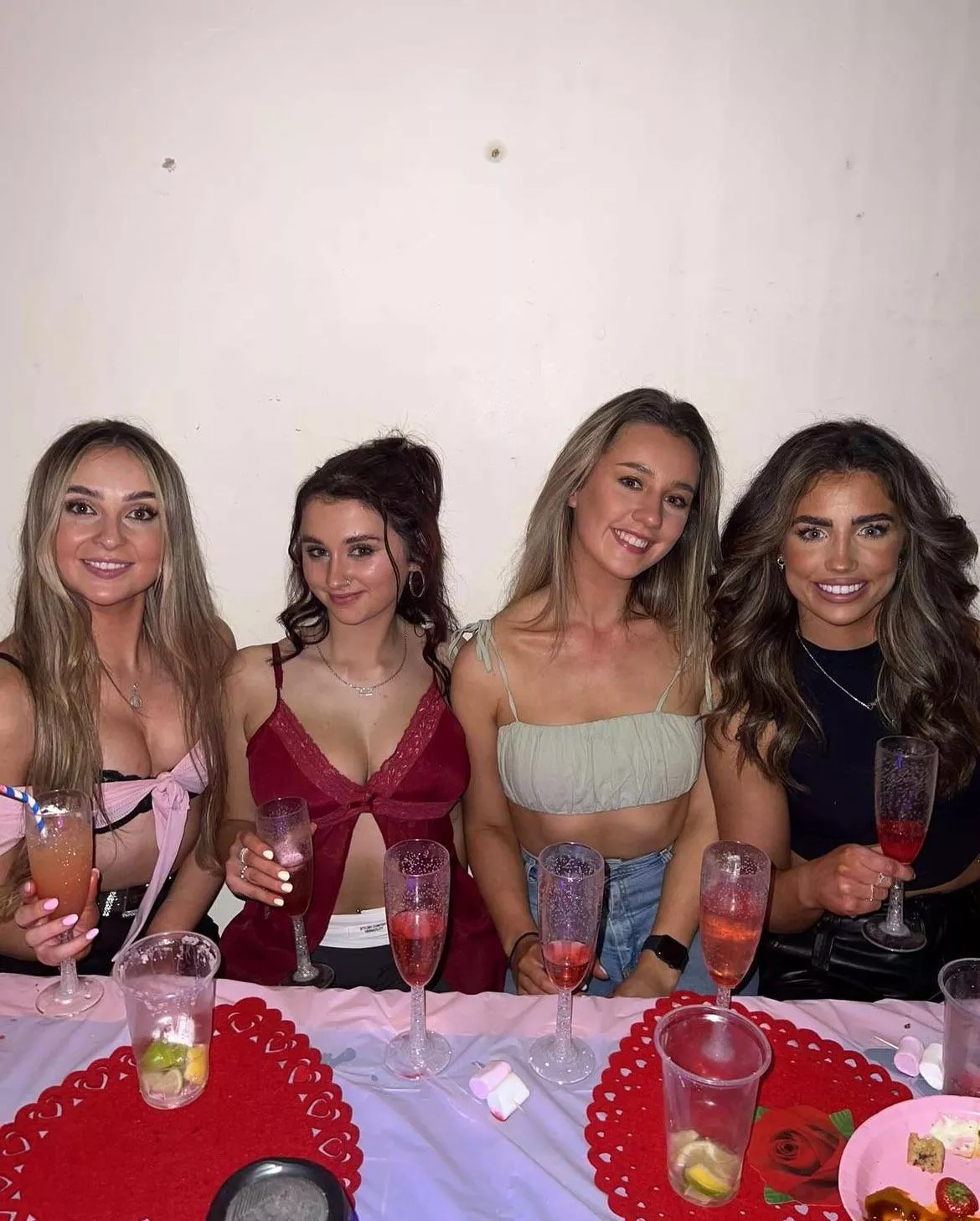 Out to dinner (1-4) posted by TheGreenGoliath_2