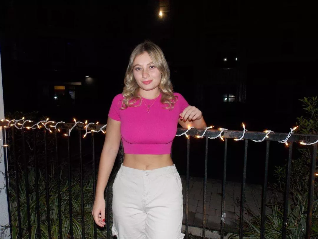 Pink top (AIC) posted by _A_I_C_