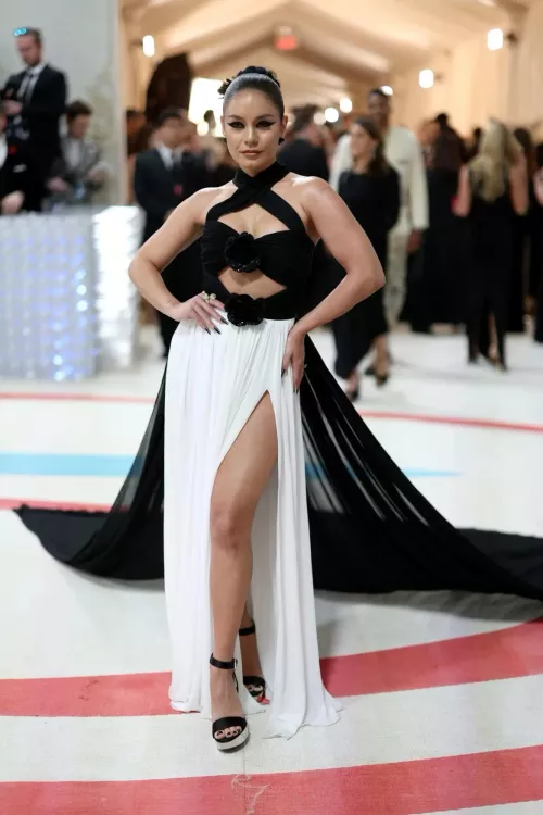 Vanessa Hudgens by GrandePapaiLontra