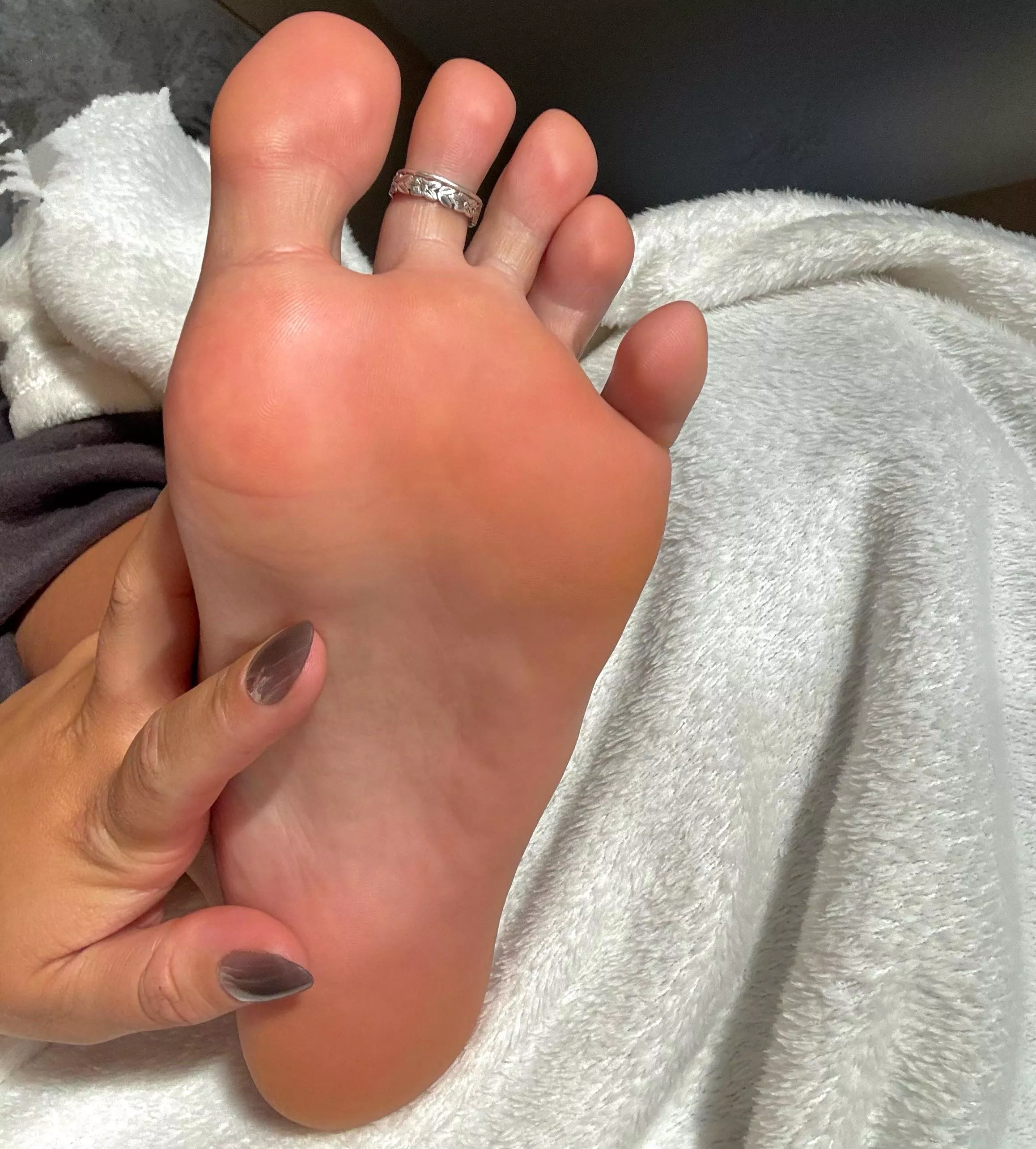 What better way to wake up than my sole on your face? 😈 posted by brittanyloves08