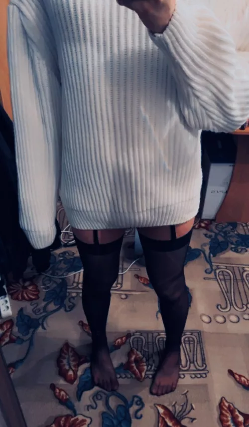 What u thing? 👉🏻👈🏻 by Sa1nt_Patrick