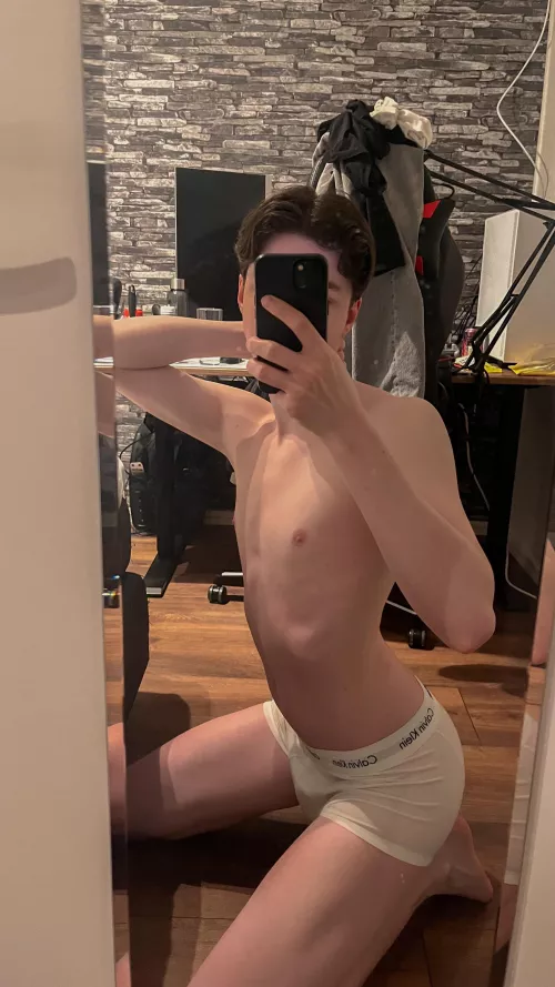 [18] Do you like mirror selfies? by HornyTwinkXXX