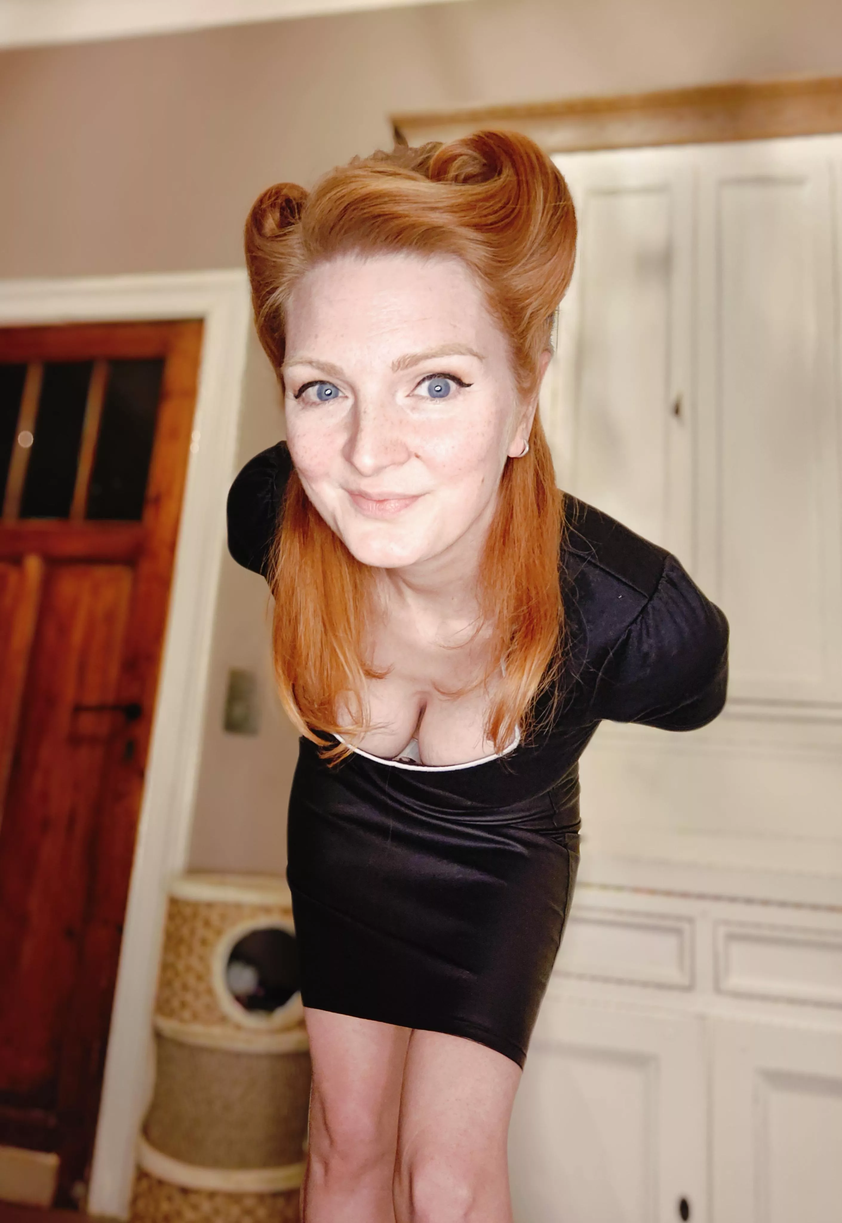 Alternative beauty: pale skin, pin-up heart and ginger spirit🌸💕 posted by GingerPumpkinOf