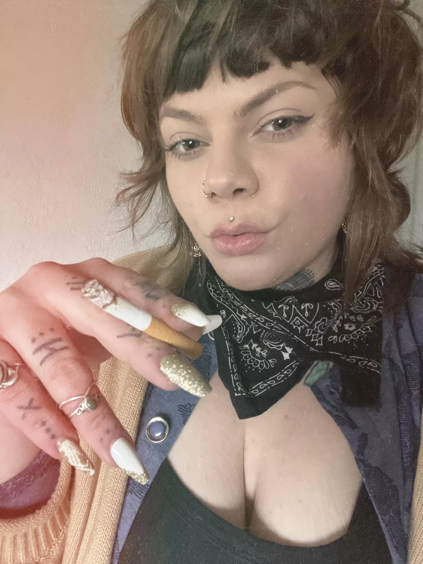 can i get a light?? posted by GIGI_ALLEN666