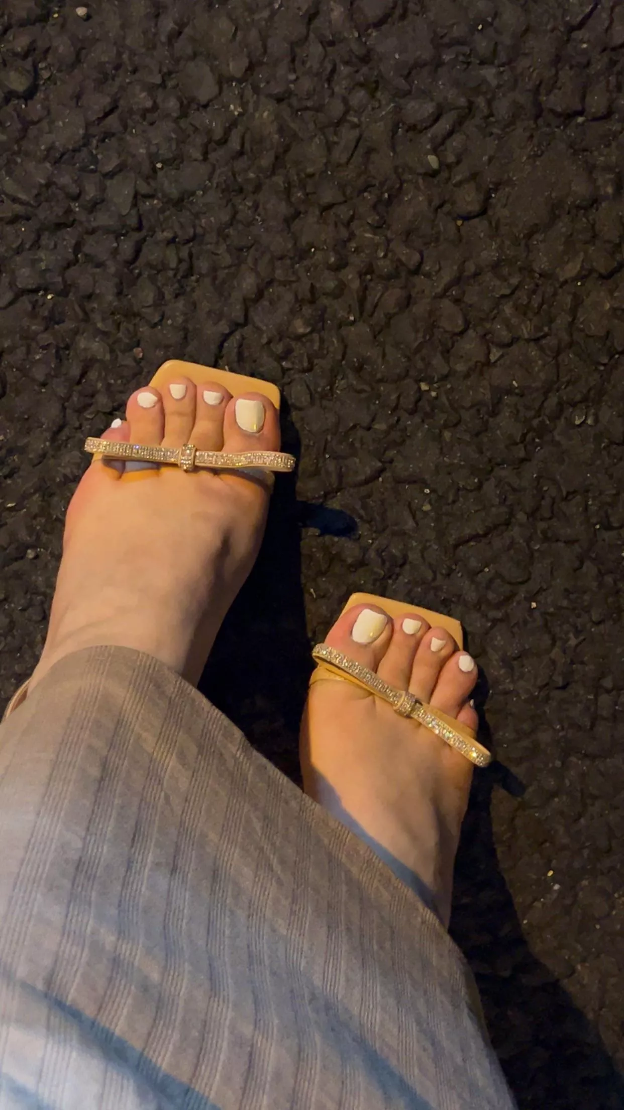 Come massage mistress’s feet😈 posted by Due_Horror9754