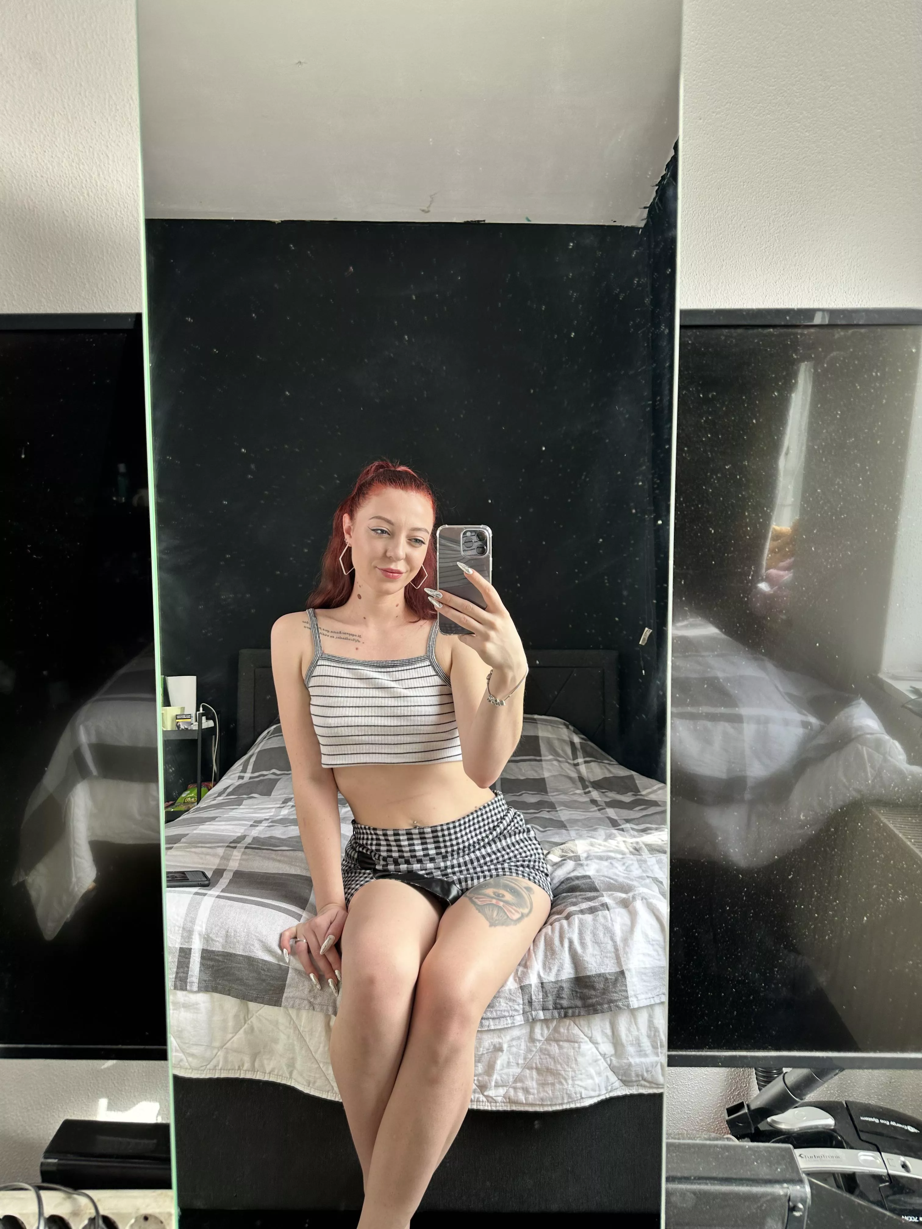 cute redhead IUTR posted by LieNo7642