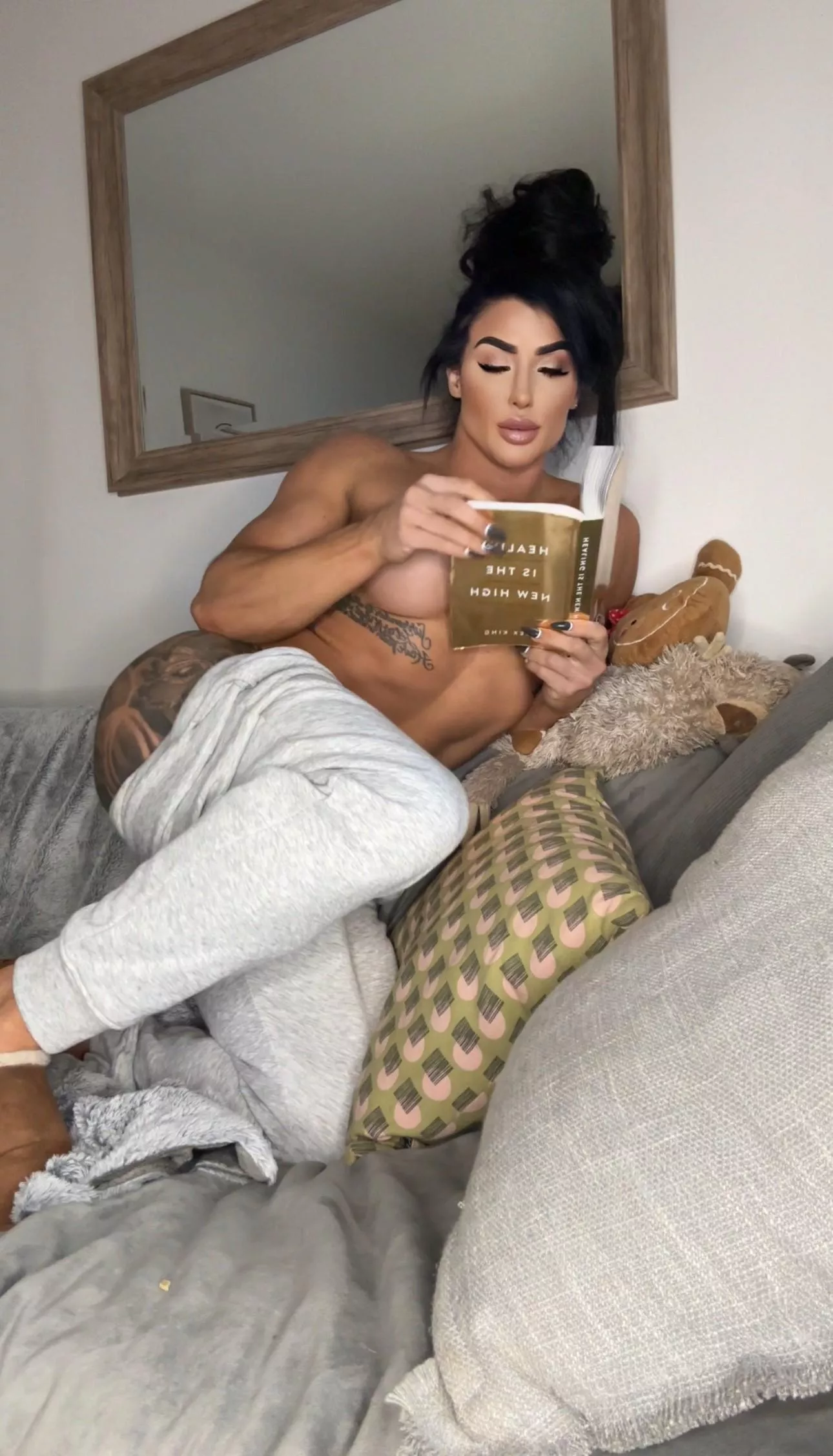 Describe my body in 1 emoji posted by LottiePridgen