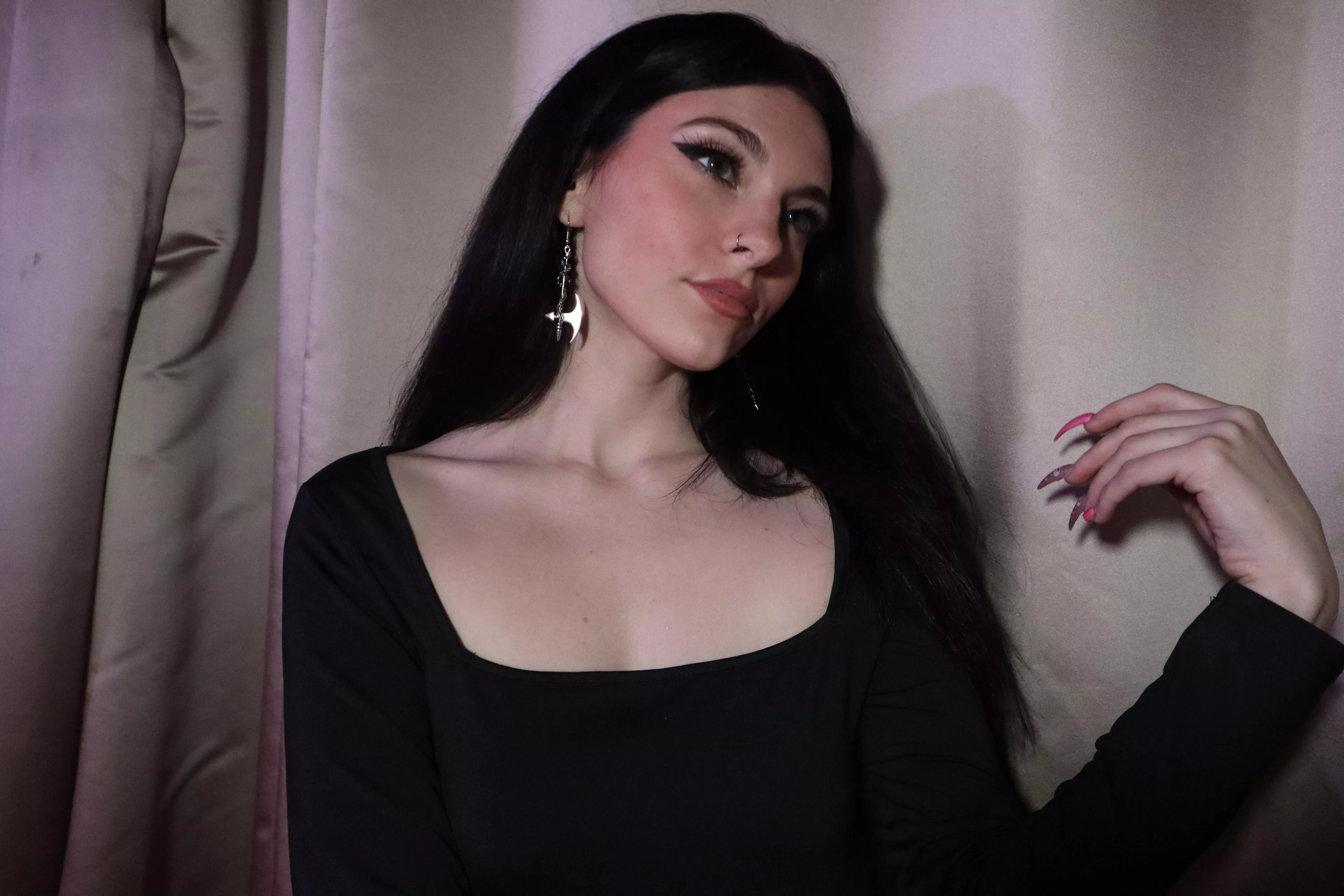 Did you know that classy girls are the horniest, you can try me if you want. posted by mindlesstights