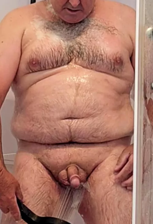 Enjoying shower time  by Dragonfly456