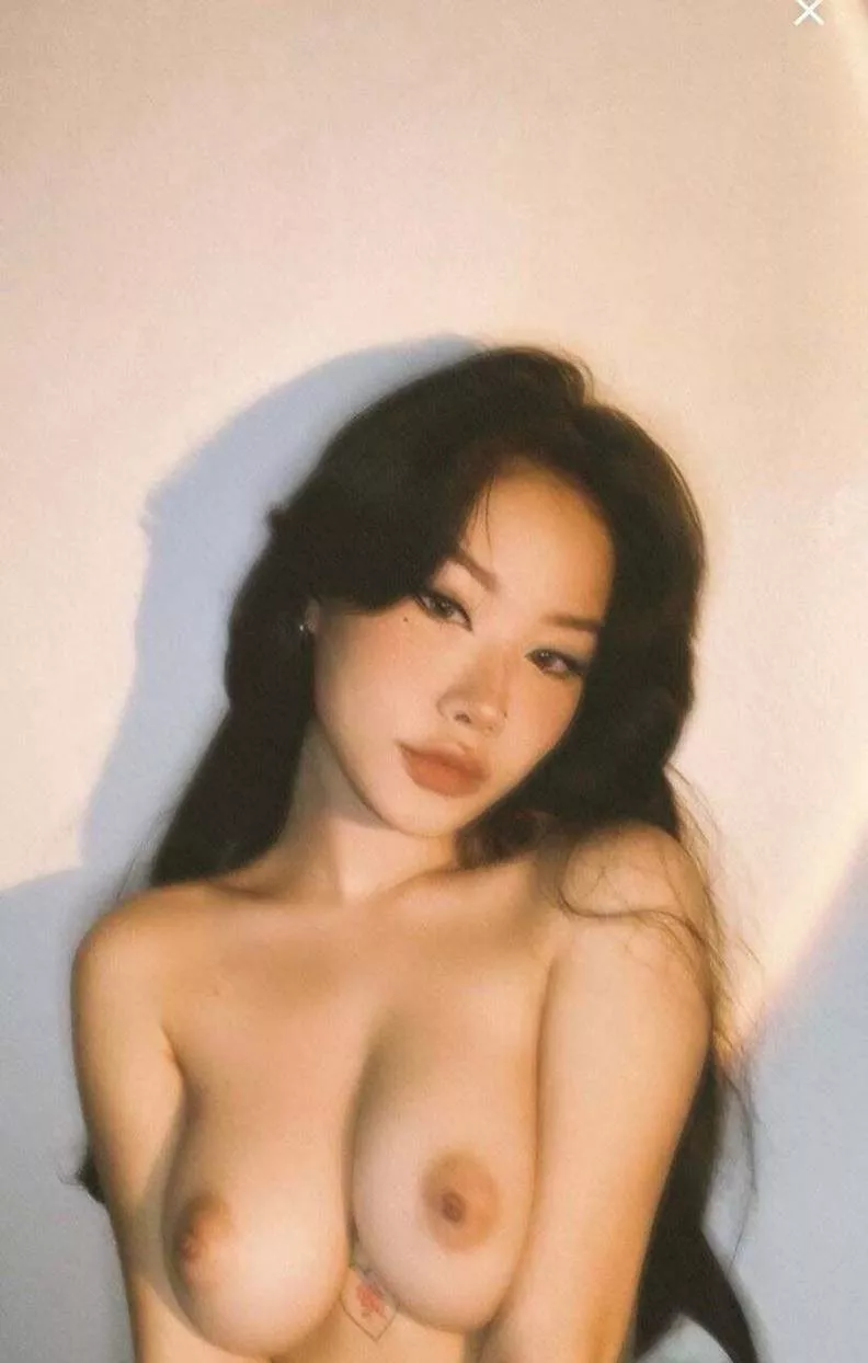 goddess < 33 posted by Isabel696969