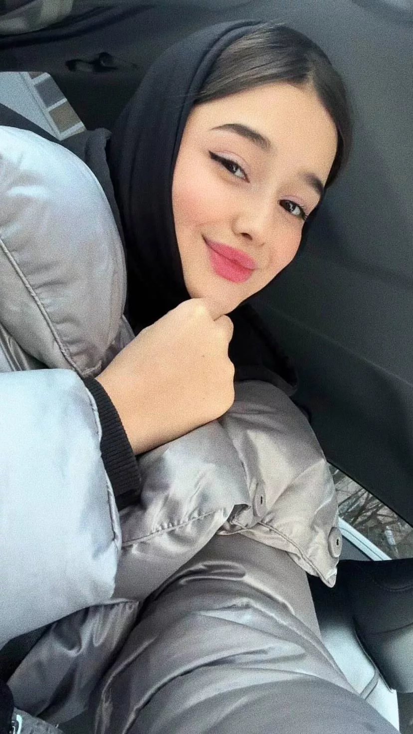 Gorgeous Tatar girl ... posted by BusyFlower9