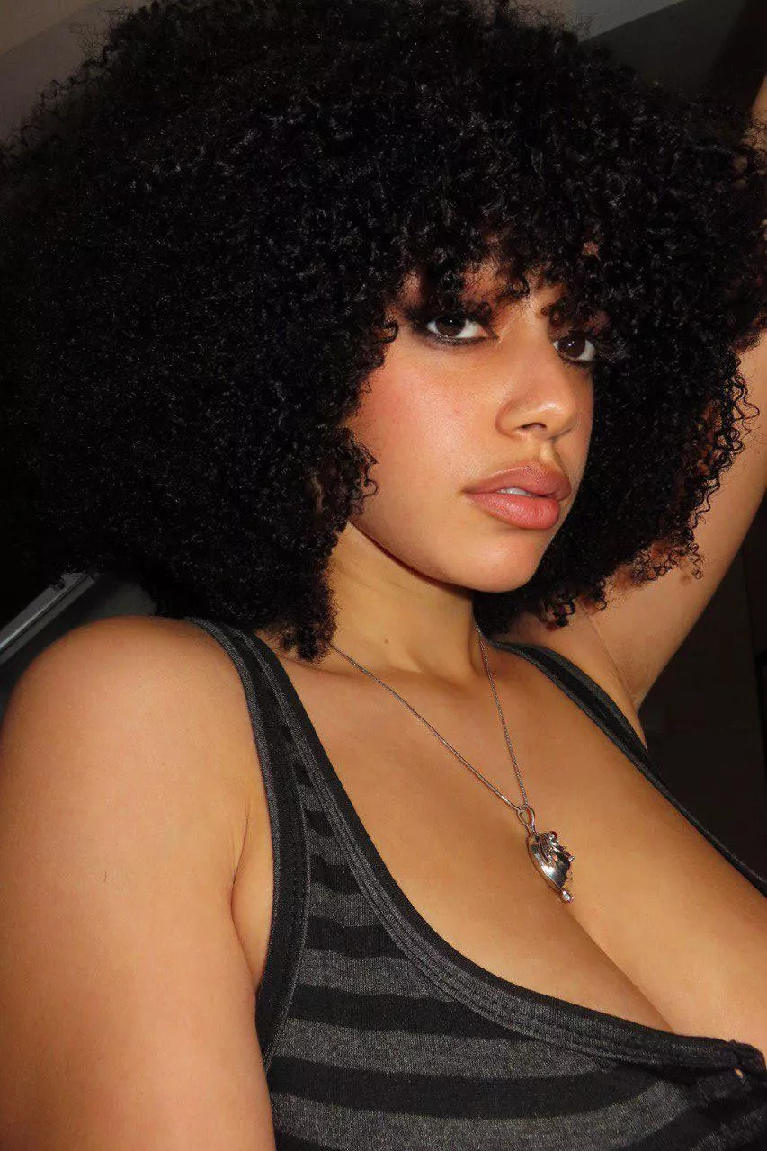 Hey I wanna get laid any volunteers posted by Samiraxoxodarky