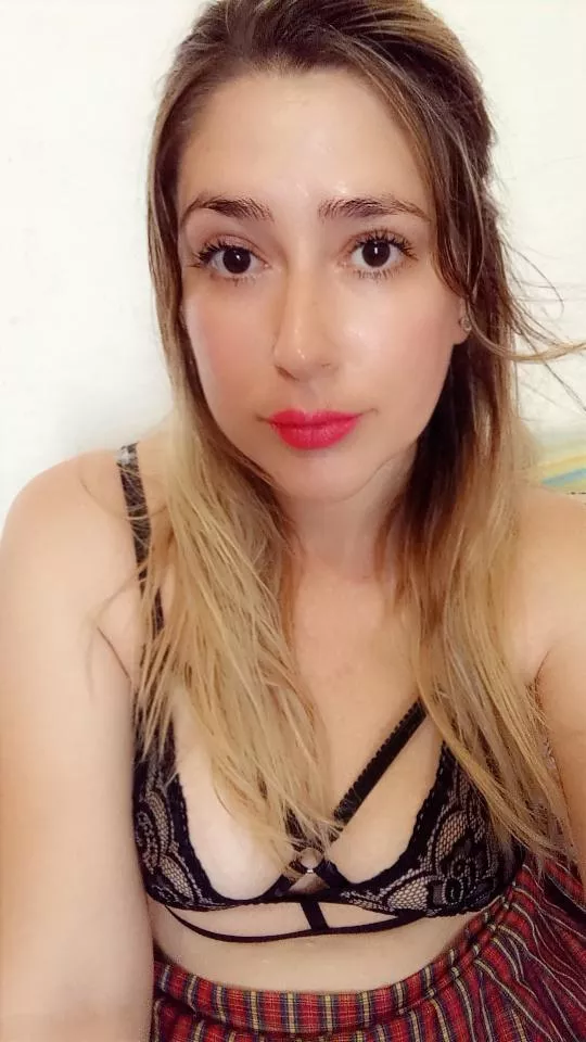 Hi 😁 posted by lulymoont