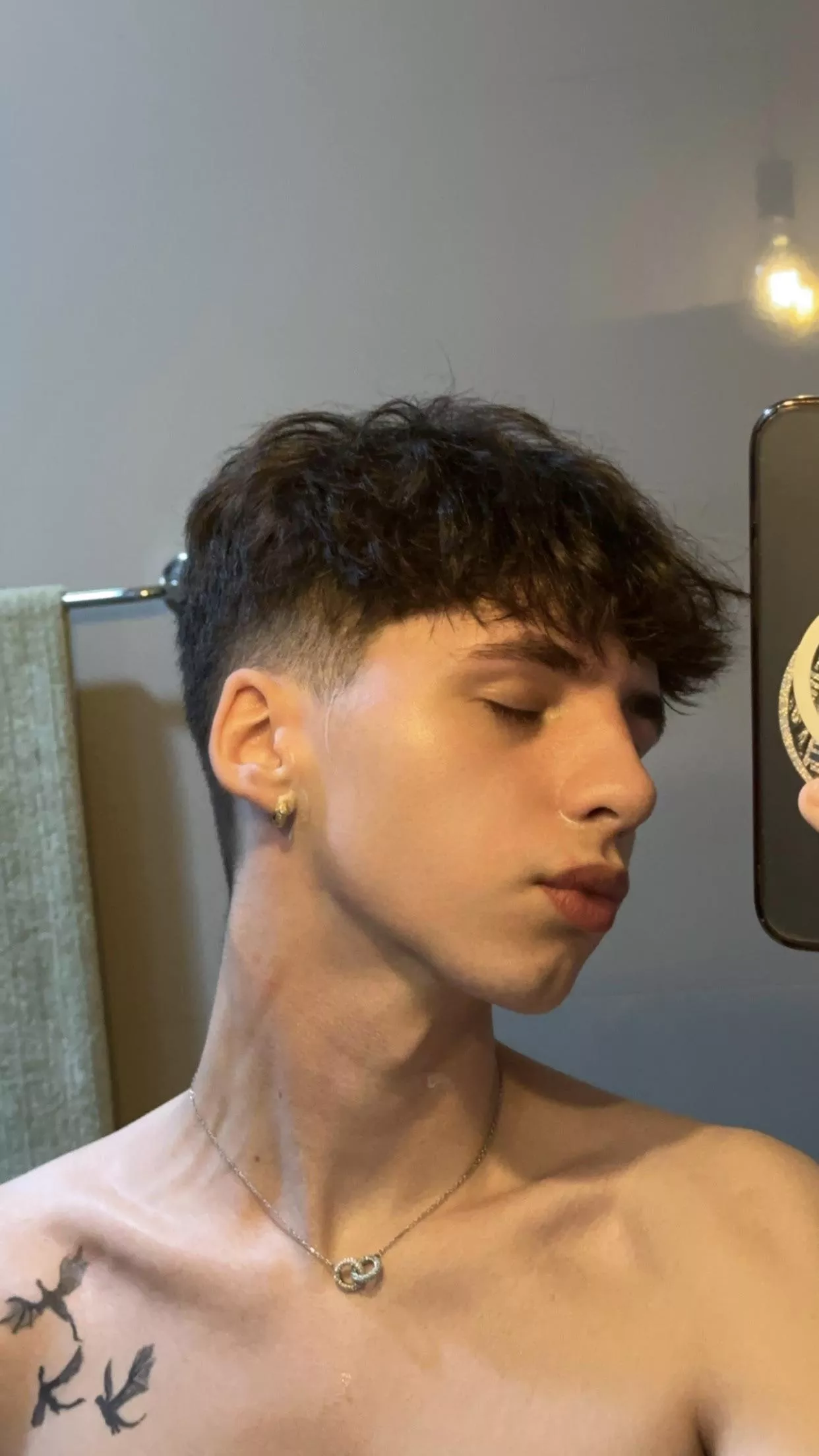 hii anyone up to chat?😄 posted by muriizzz