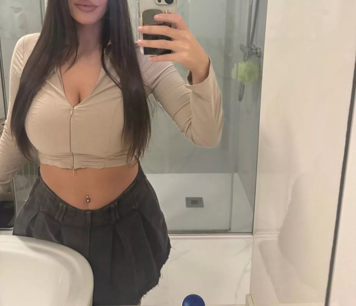 I filled this crop top nice and busty tight posted by sex-addicted-queen