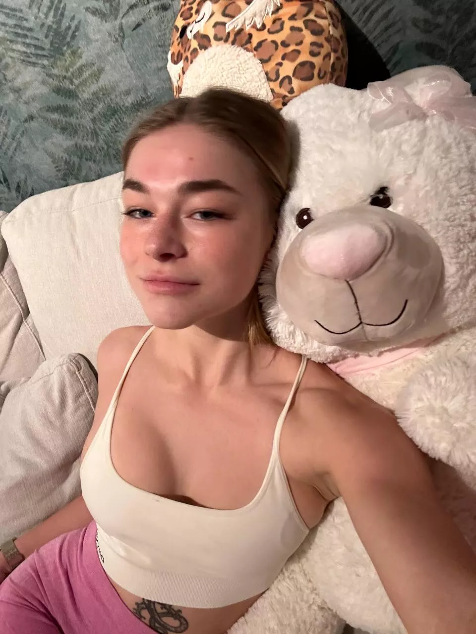 IUTR Cutie blonde posted by giseruzk