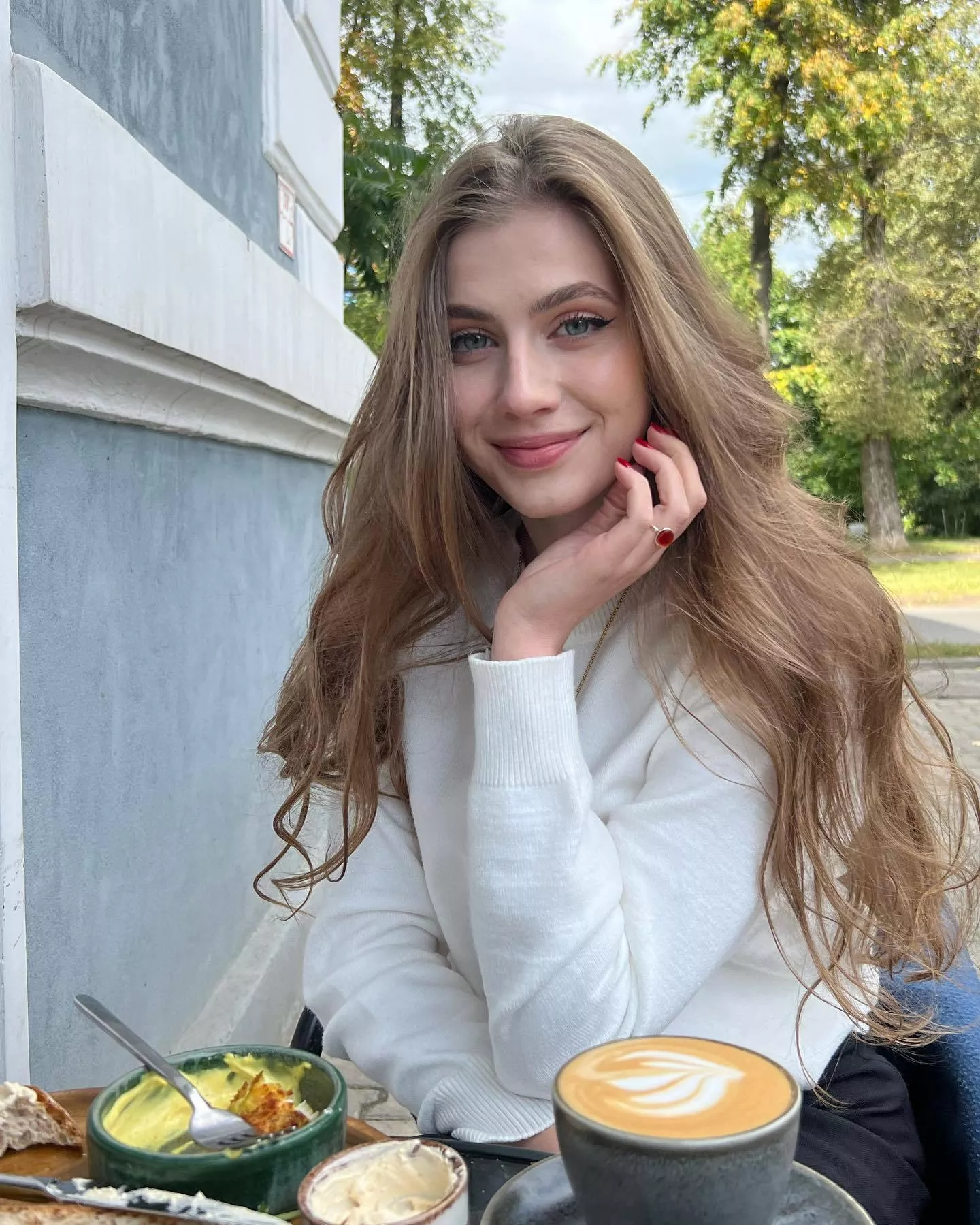 Lolita Naborko posted by sagar9175