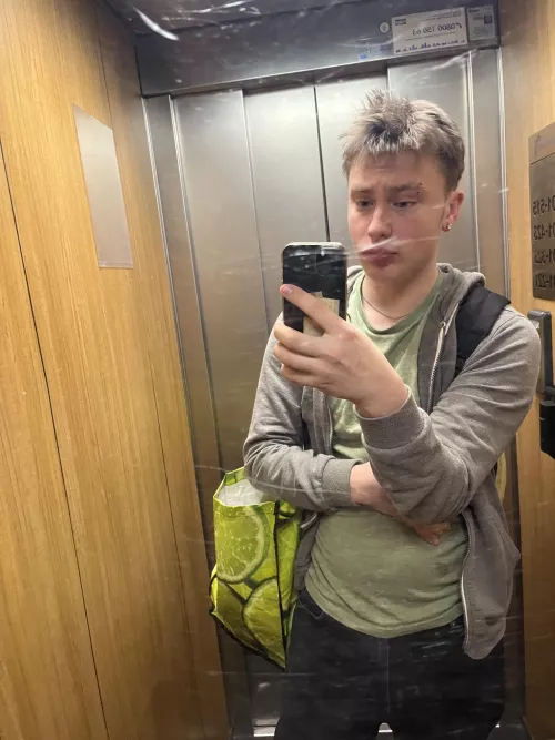 Mirror is a little crusty😩🤷🏻‍♂️ by Jessdudez