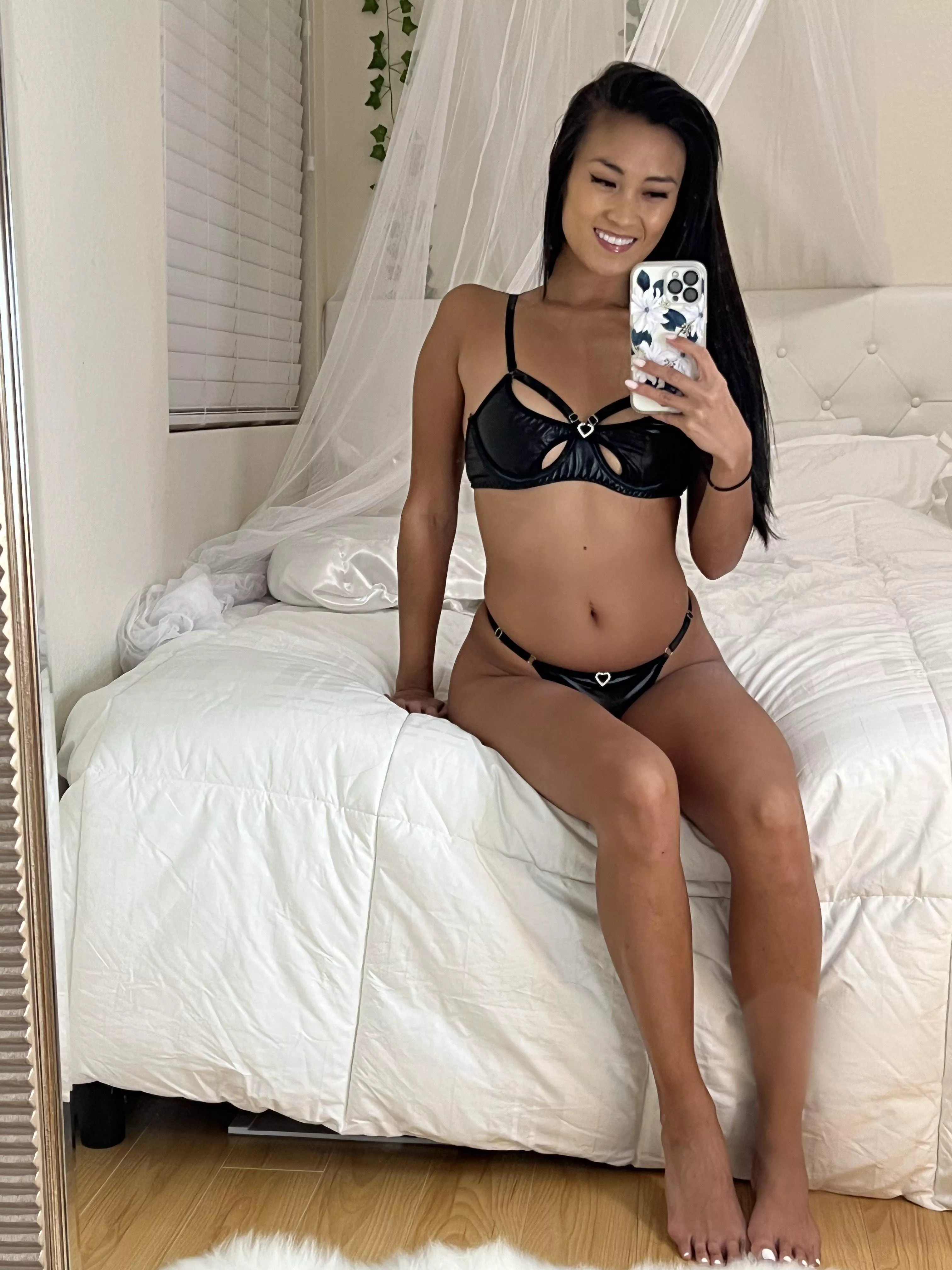 My bed's empty and I'm extra horny today..wanna join me and try new things? posted by sunshinesinaxo