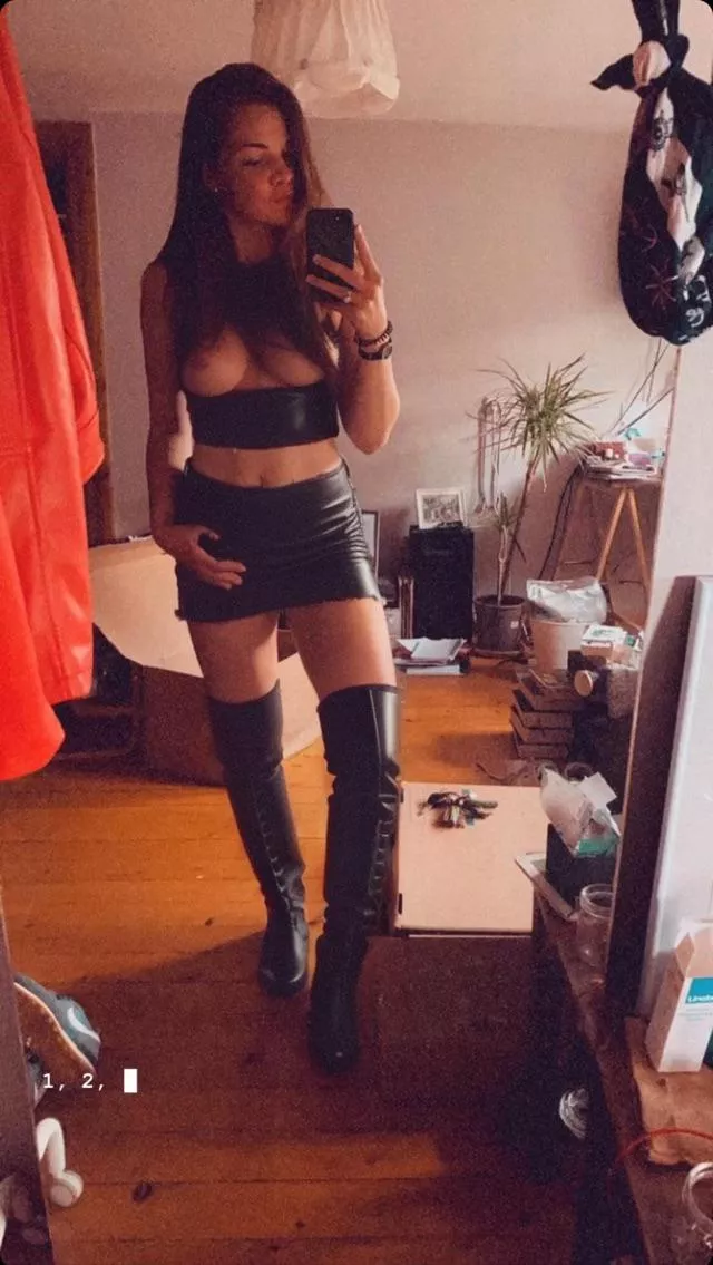 Nice leather Outfit posted by Ok_Leg891