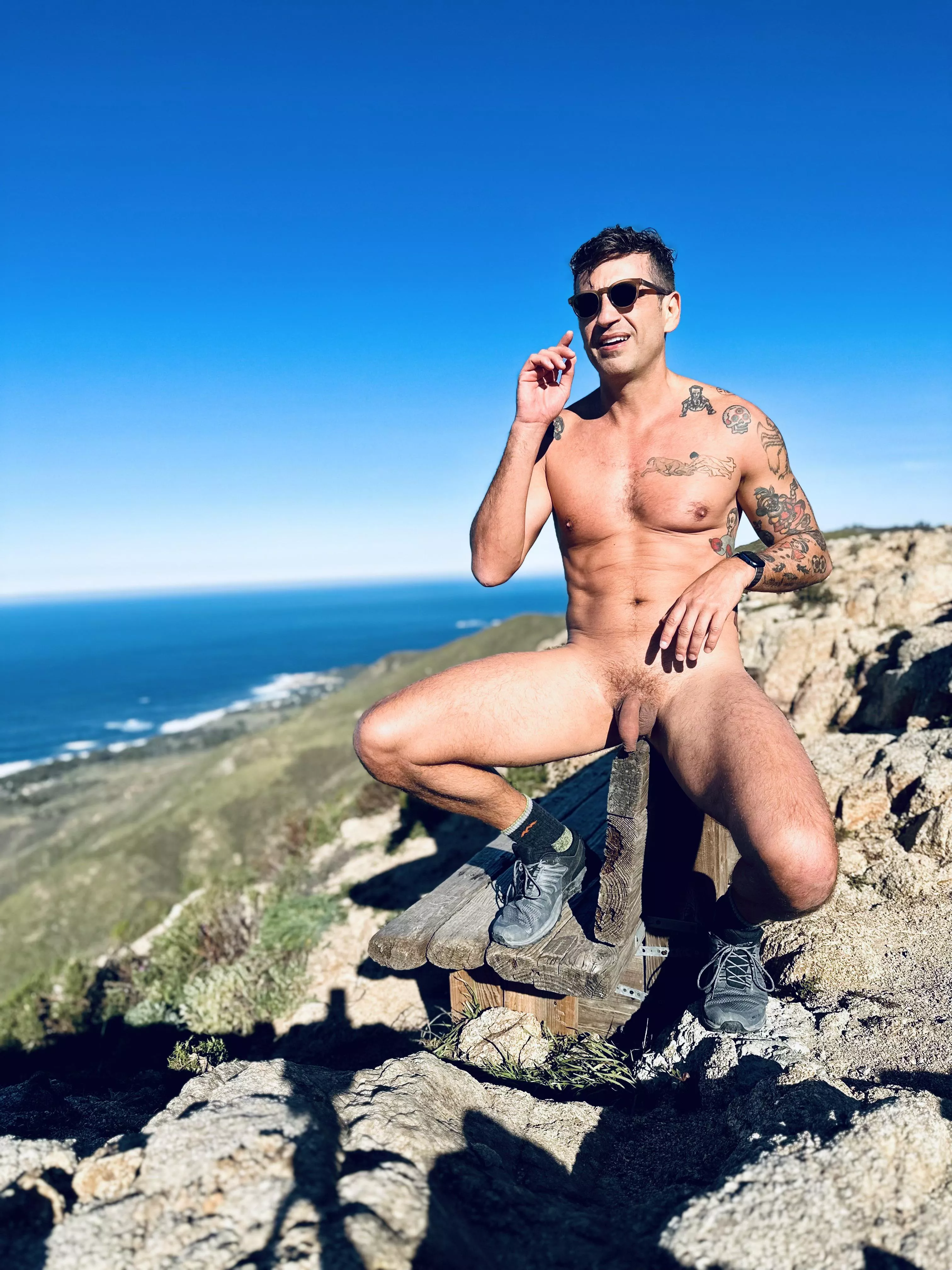 Out on a gorgeous nude hike posted by ulixeshaus