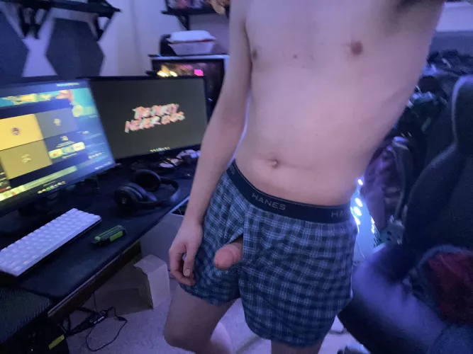 Peakaboo by colwinz_