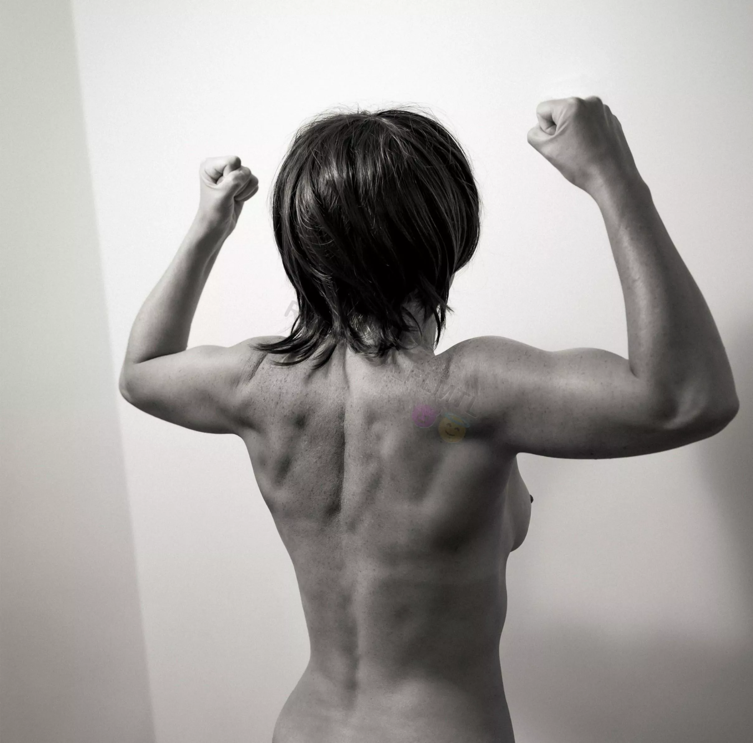 Showing my back definition [F] posted by Rebecca_bdsm