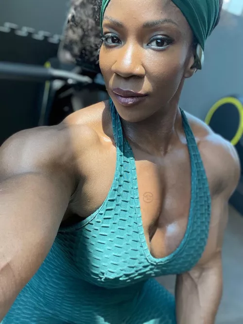 Whats your favorite muscle group on me? by themarvelousv