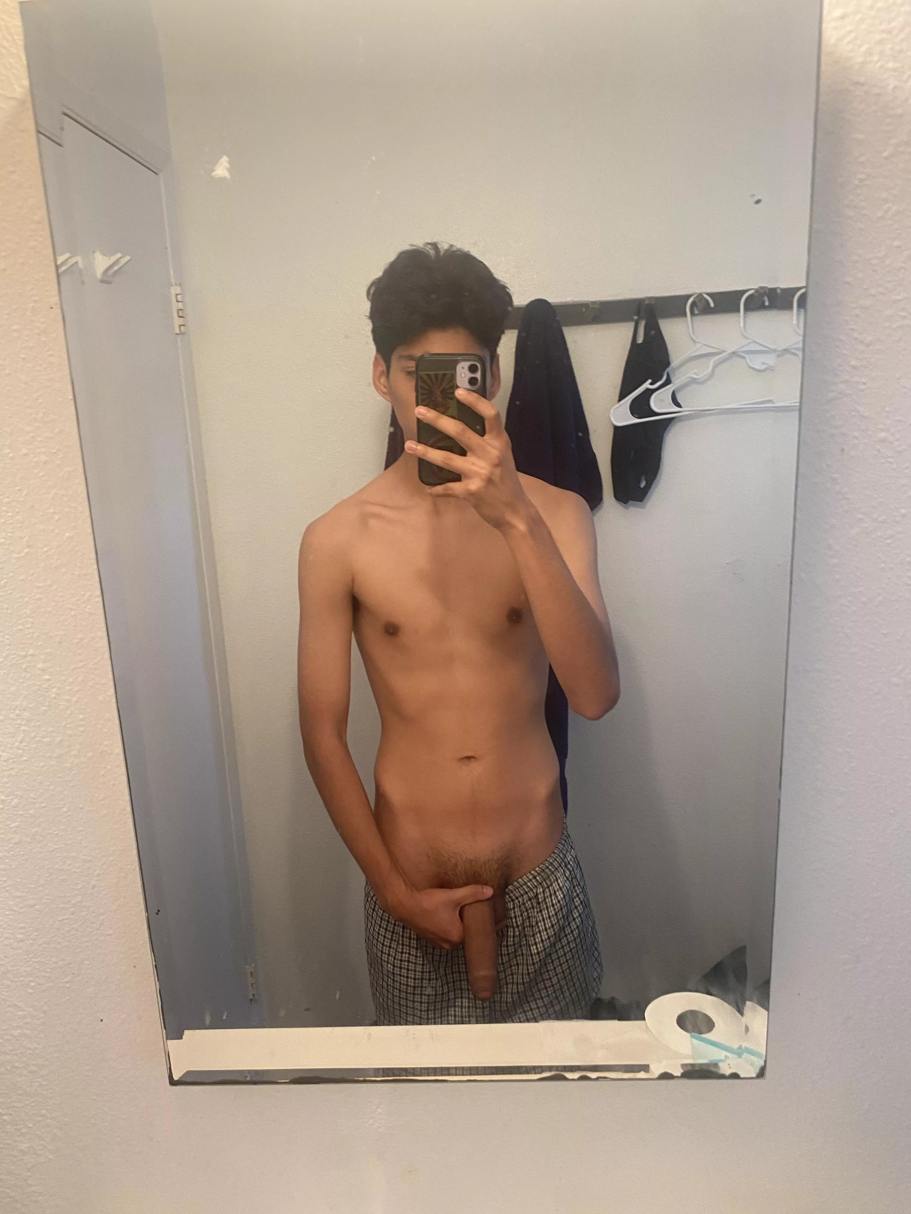 (18) Any bottom daddy’s wanna hit me up? posted by Technical-Fault9510
