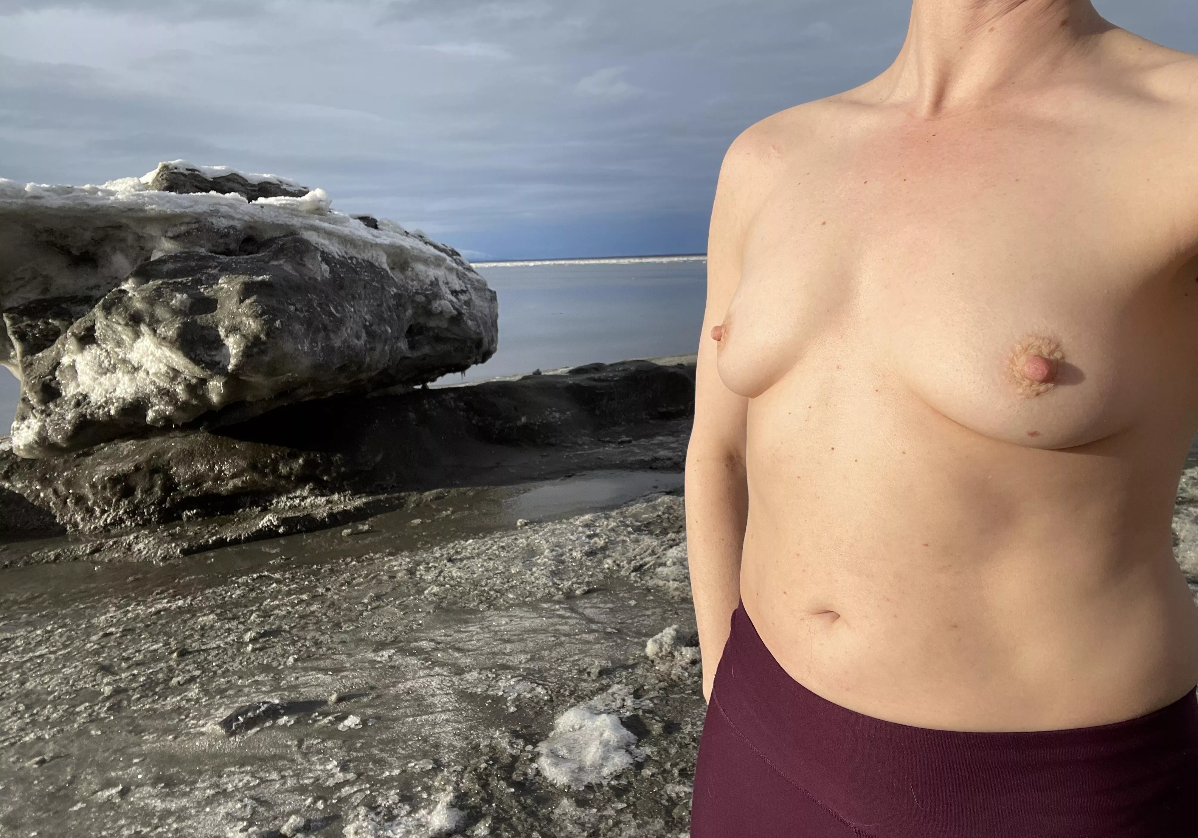 41F Alaska… sex on the beach?? 😏🤭 posted by Curious_Contact2002