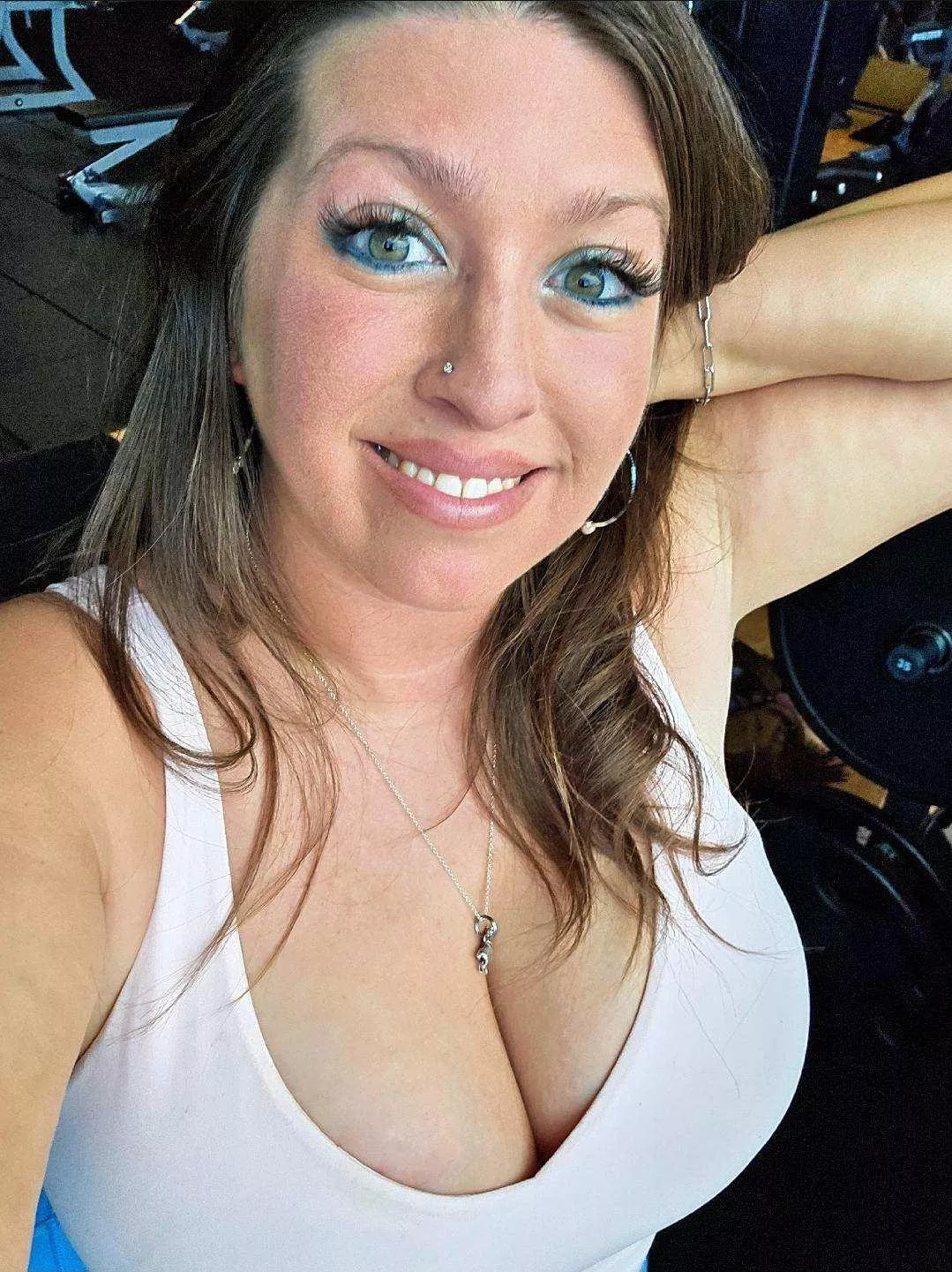 Brown hair, green eyes Daddy  posted by Babylittlelo