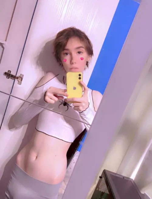 Crop tops are my favourite 💝hiii by Femboy4_uu_