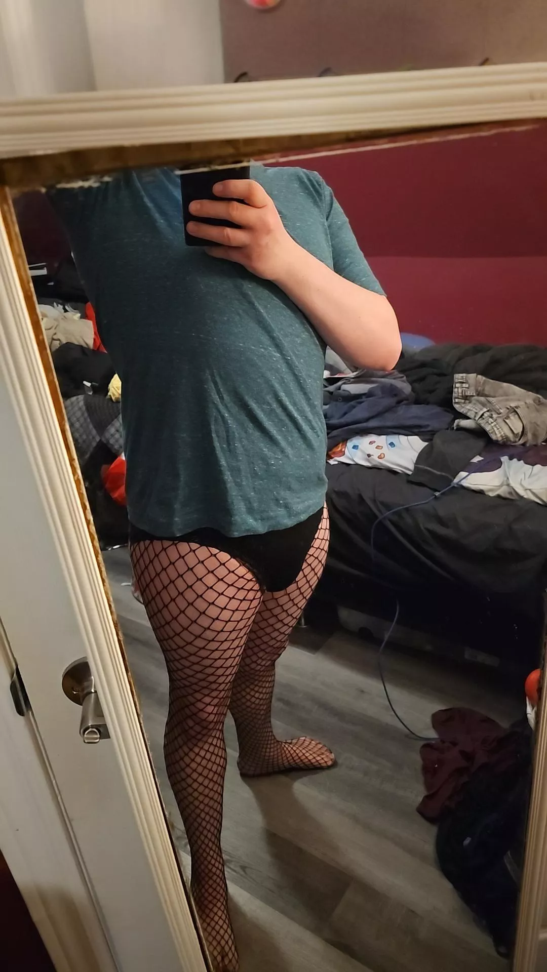 First time posting here, how do I look? 💕 posted by JordynChats