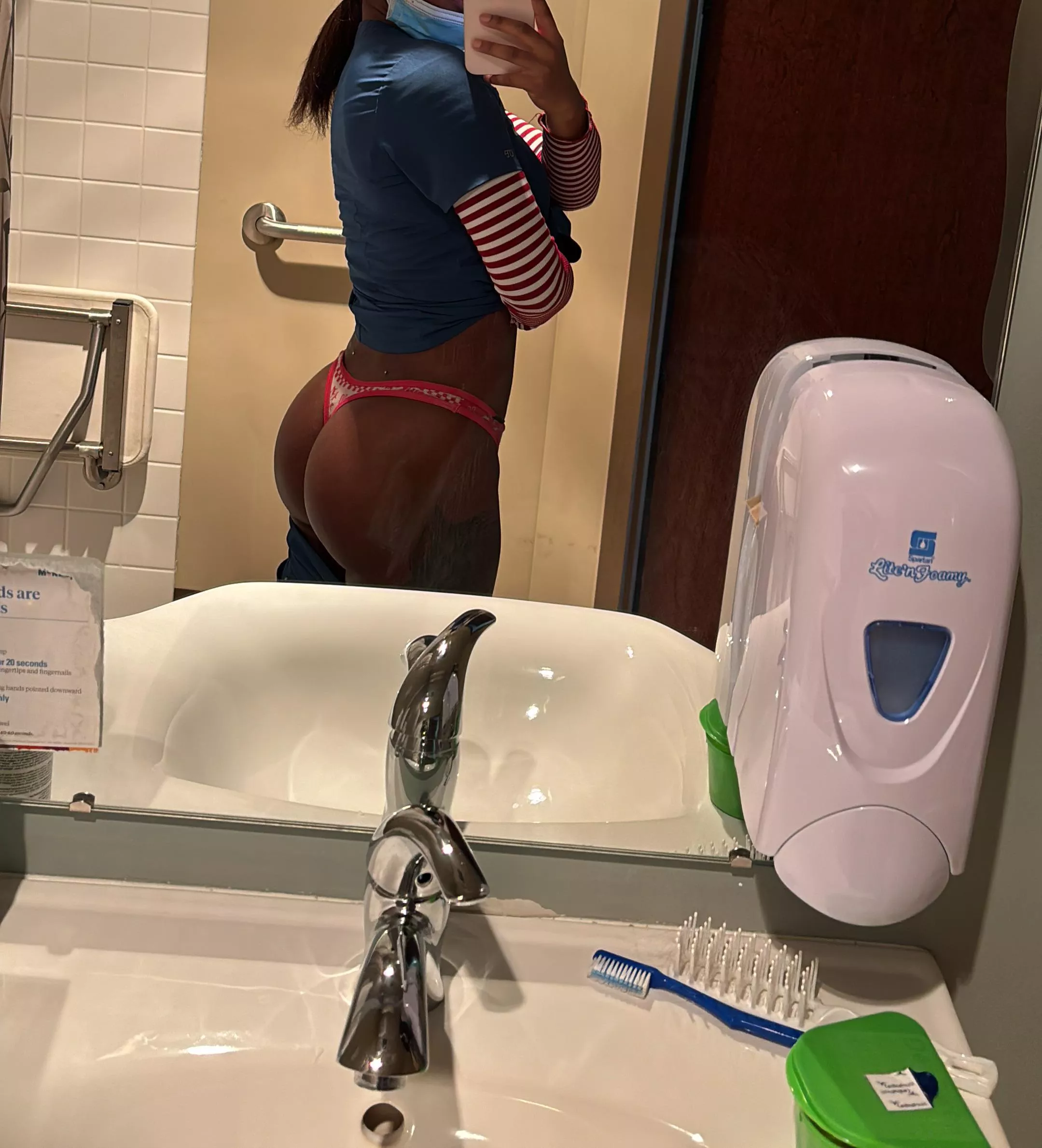 Going on a date with a 72yr old Italian doctor. Should I tell him I know he’s not 54 or let him hit anyway?? posted by Mental-Warning-9516