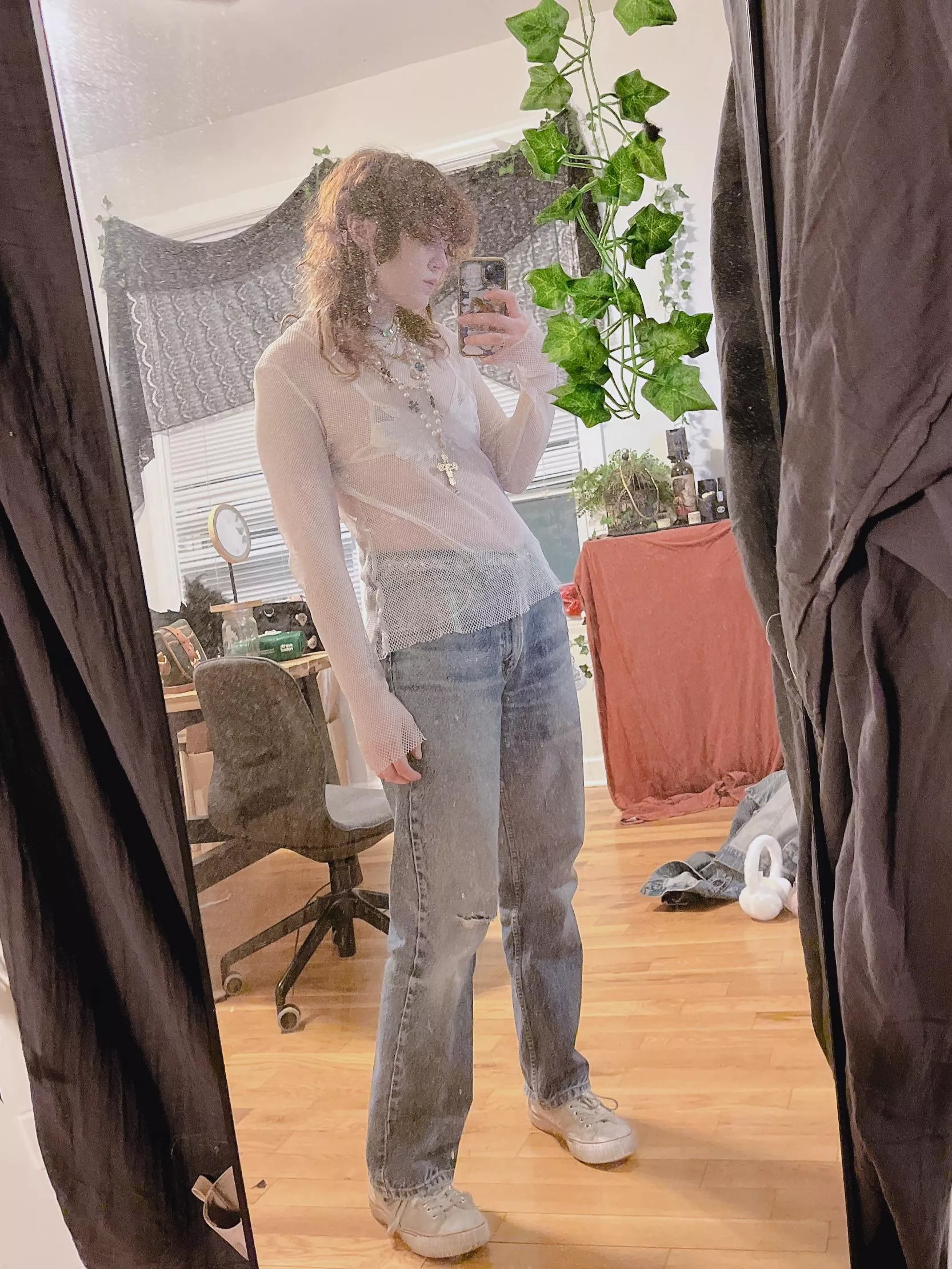 guardian angel but it’s just the prettiest boy you’ve ever seen posted by beariesandcream