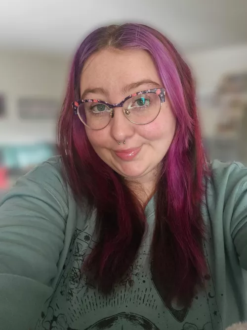 Hope you're having a good Monday 💗 by sapphiremelonz