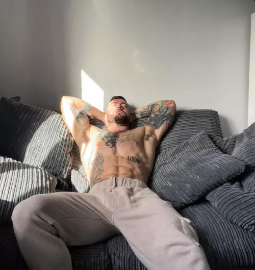 How about I sit here… and you go to work 😏😈 (30) by James567326